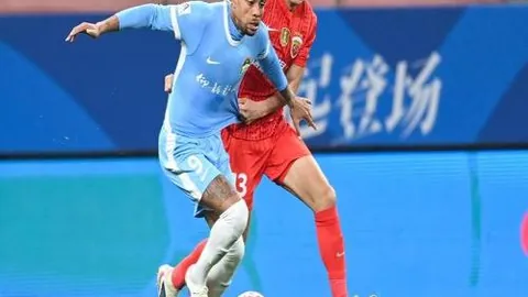 斯特林费耶诺德表现不佳，前荷兰国脚建议退役